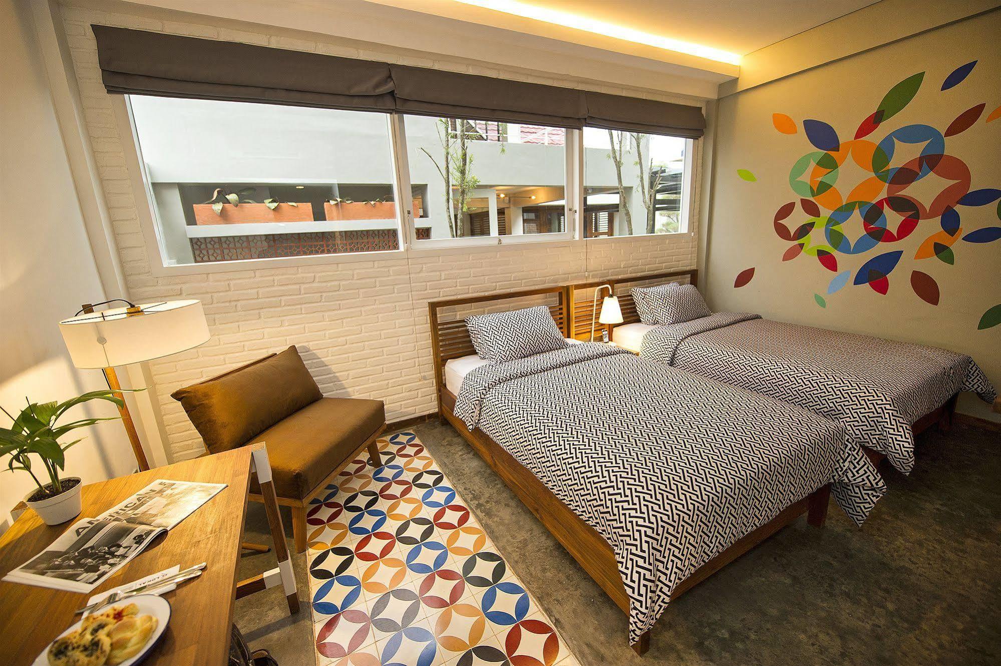 Lokal Hotel & Restaurant Kejayan Luaran gambar