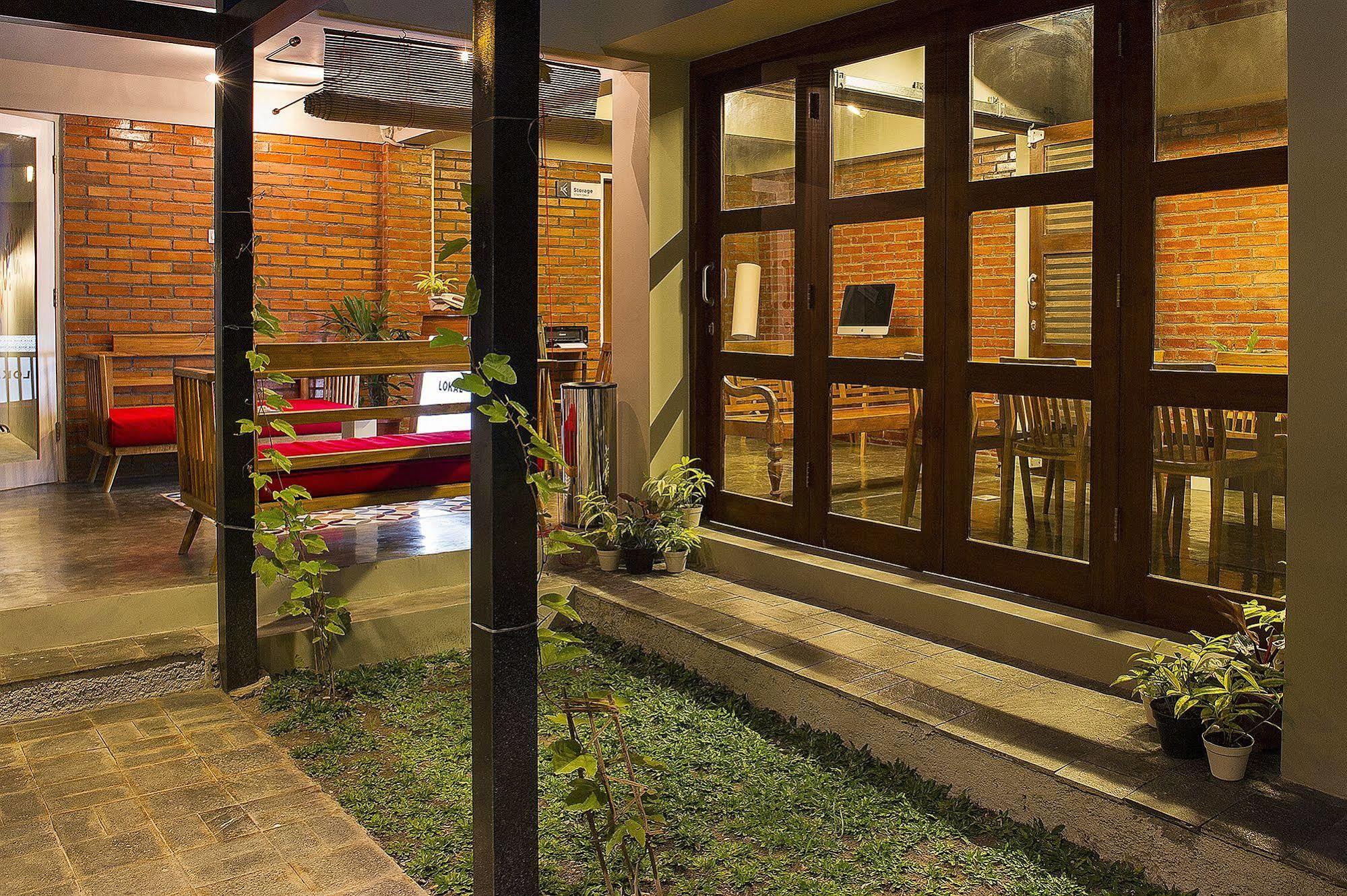 Lokal Hotel & Restaurant Kejayan Luaran gambar
