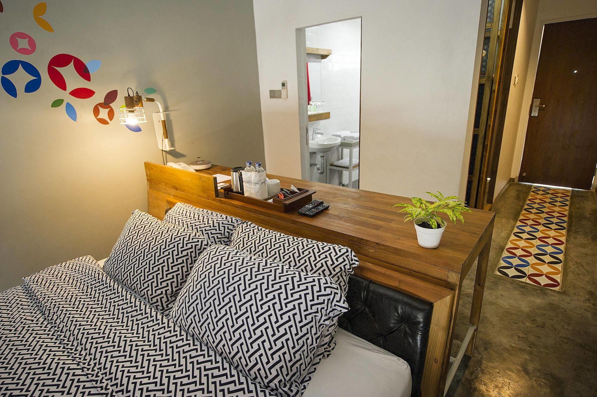 Lokal Hotel & Restaurant Kejayan Luaran gambar