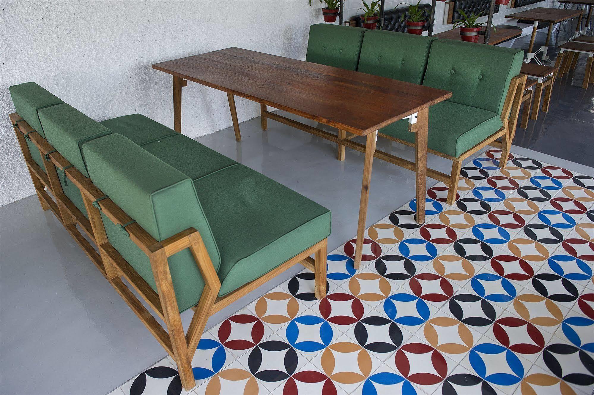 Lokal Hotel & Restaurant Kejayan Luaran gambar