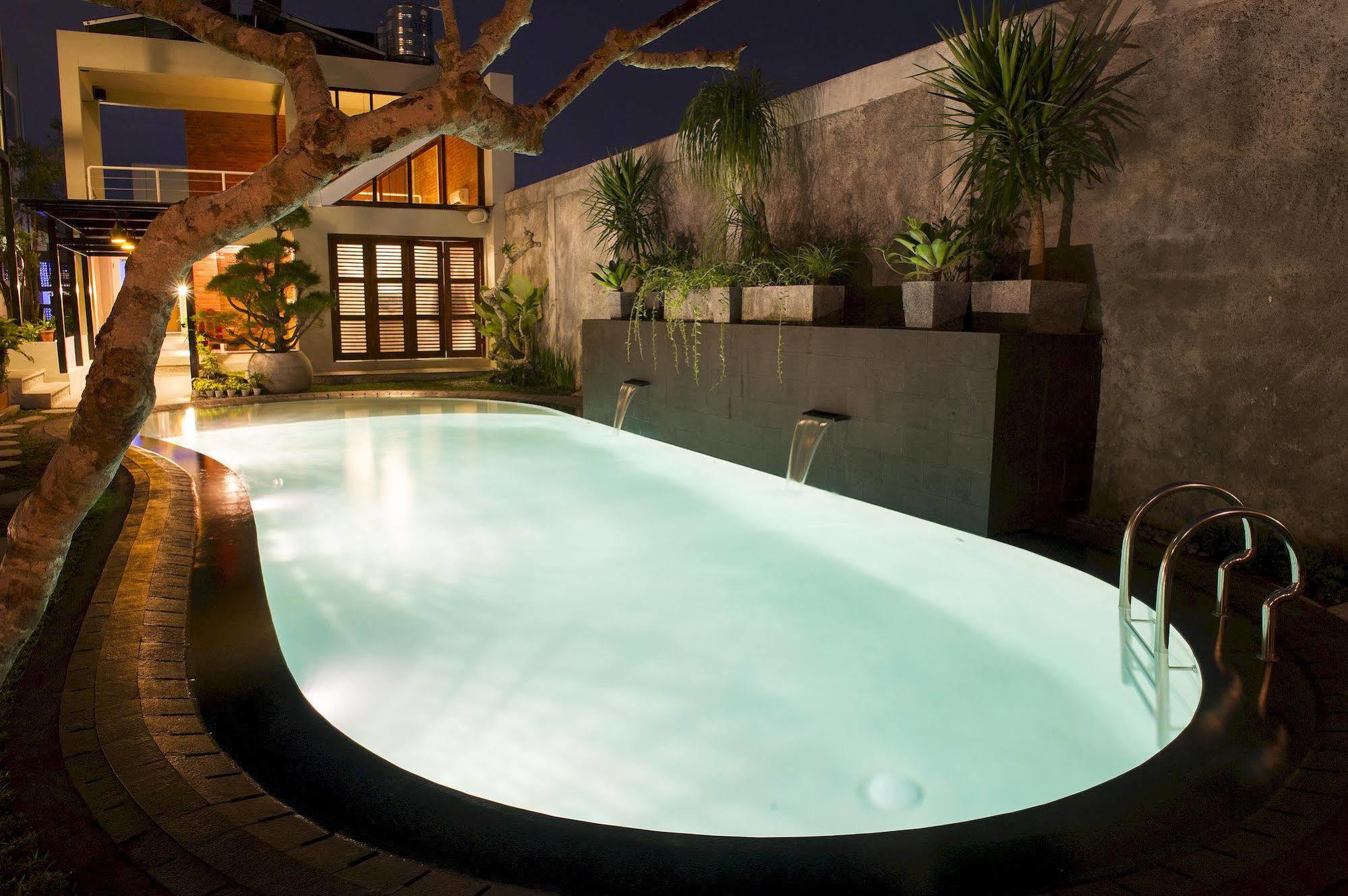 Lokal Hotel & Restaurant Kejayan Luaran gambar